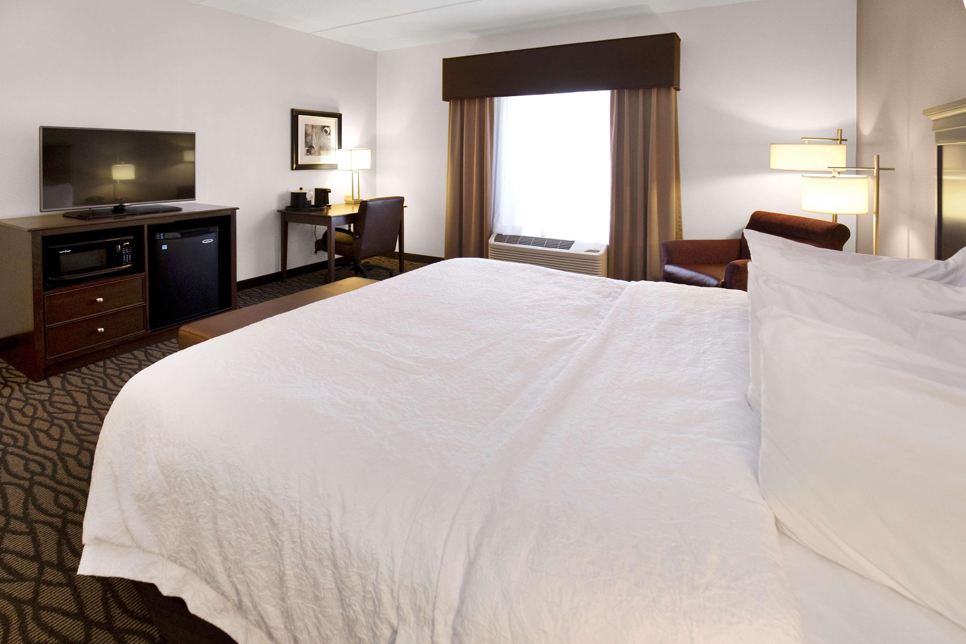 Hampton Inn Батлер Экстерьер фото