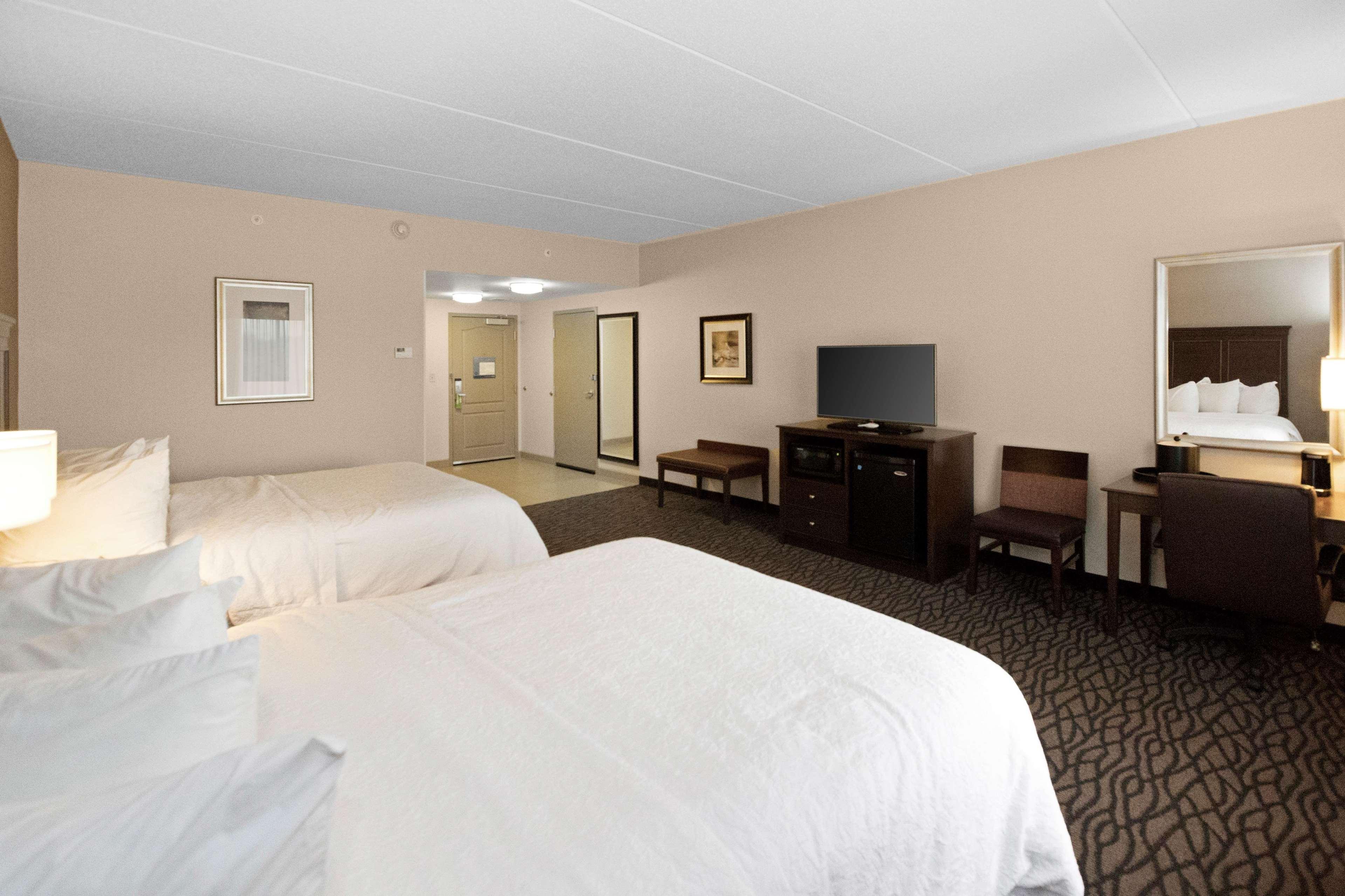 Hampton Inn Батлер Экстерьер фото
