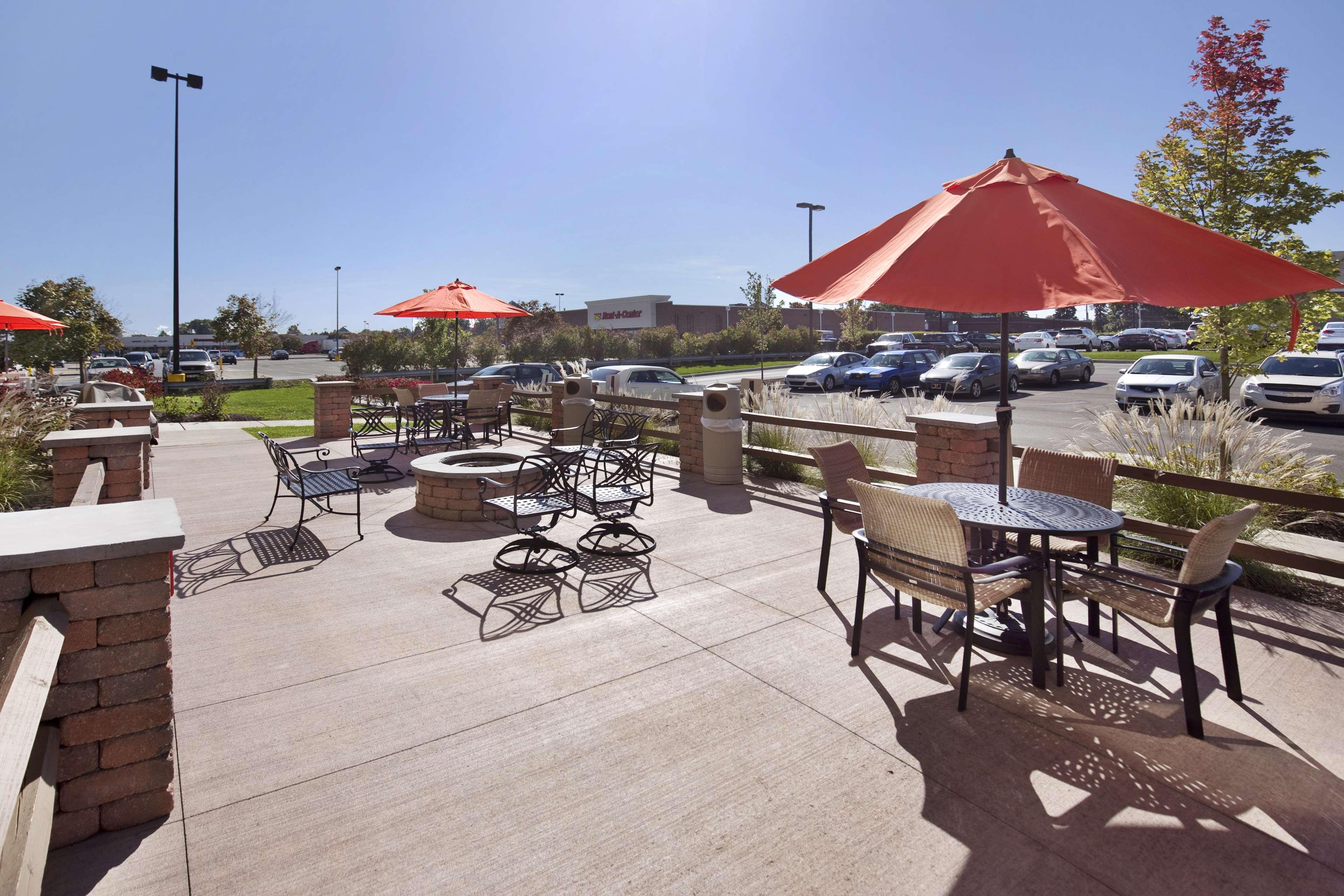 Hampton Inn Батлер Экстерьер фото